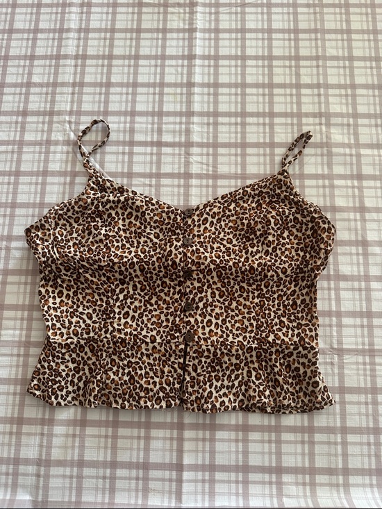 one clothing Tops - Leopard Print Spaghetti Strap Crop Top - Brown